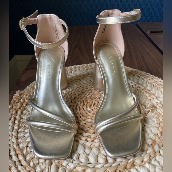 BCBGeneration Patricia Gold Strappy Heeled Sandal Chunky Heel Size 6 Summer - Picture 2 of 9